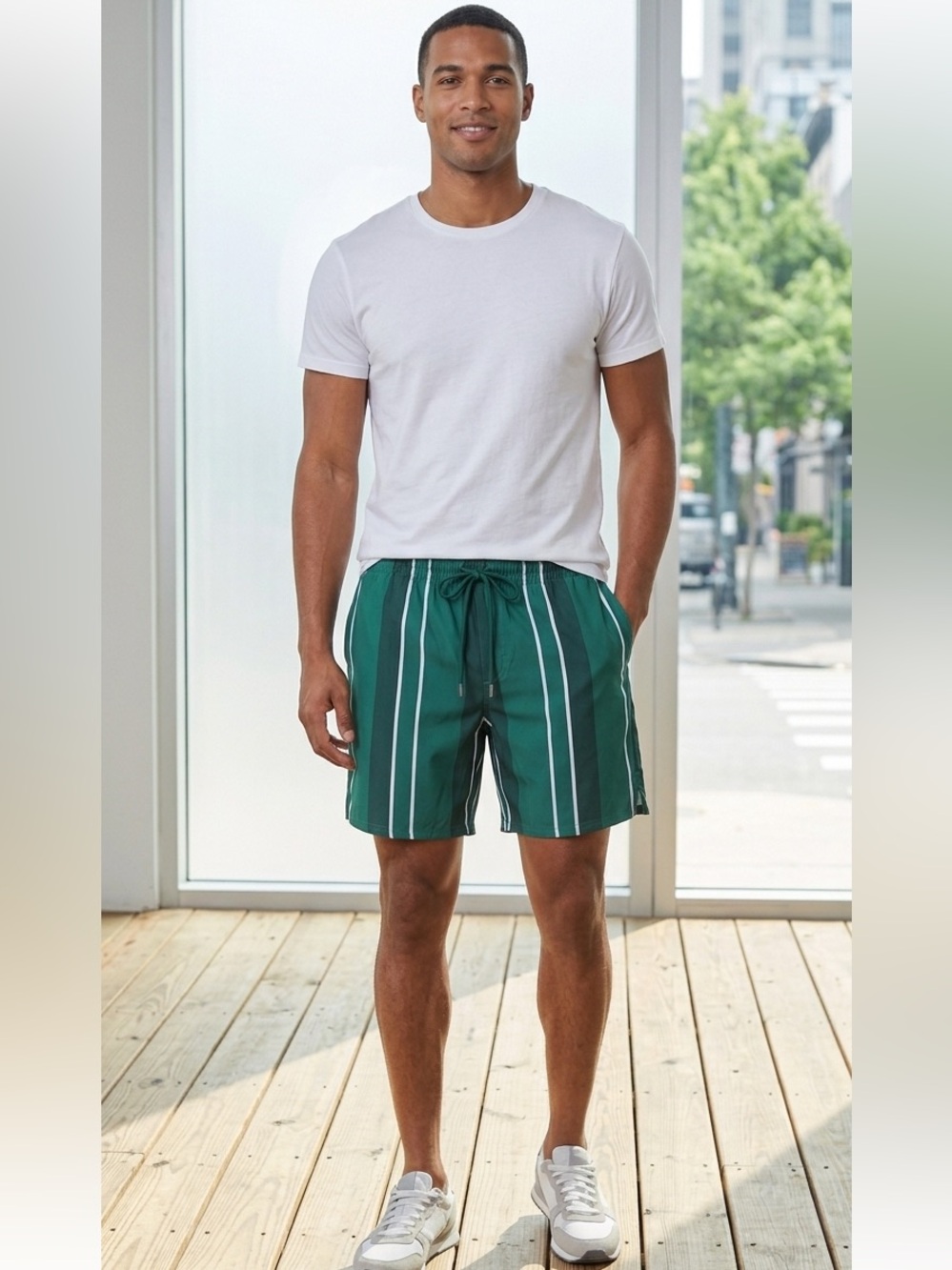 Xersion Mens Green & White Drawstring Striped Shorts Size L